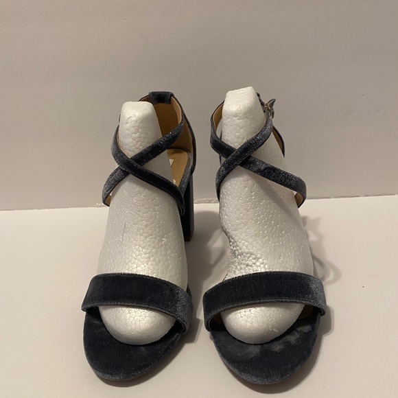 Steve Madden Block Heels, Velvet, Size 9 - Picture 3 of 7